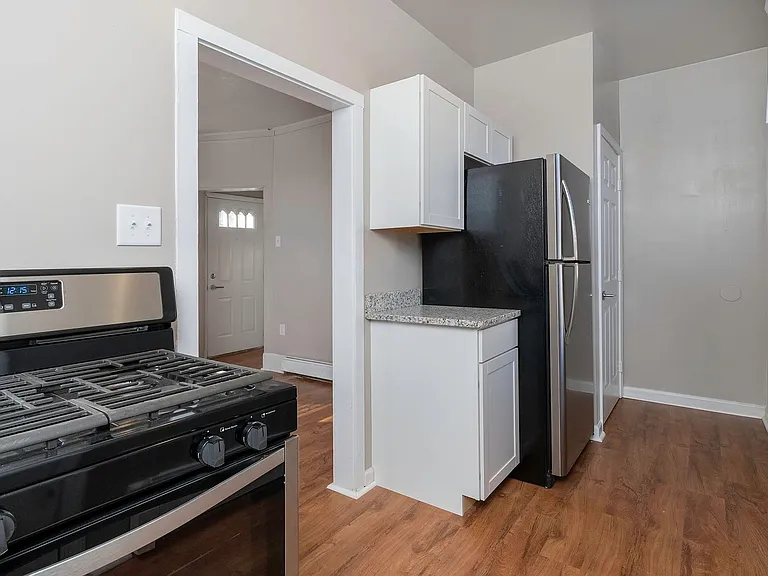 3833 Acorn St — Photo 6