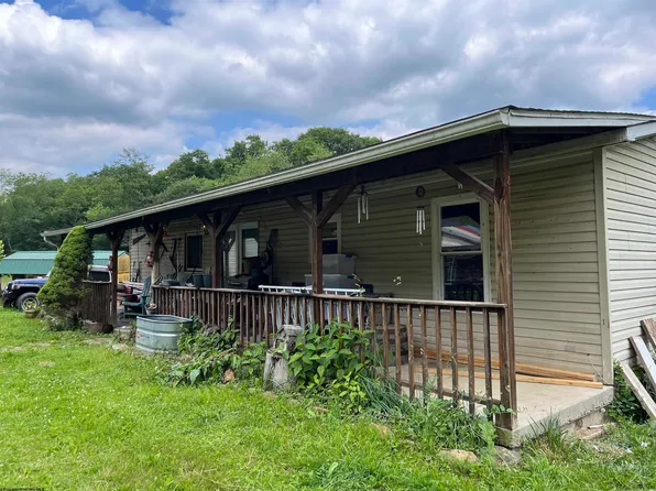 1185 Weaver Rd, Belington, WV 26250
