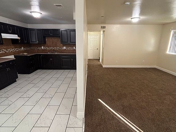 3rd image of 139 E 110th St
