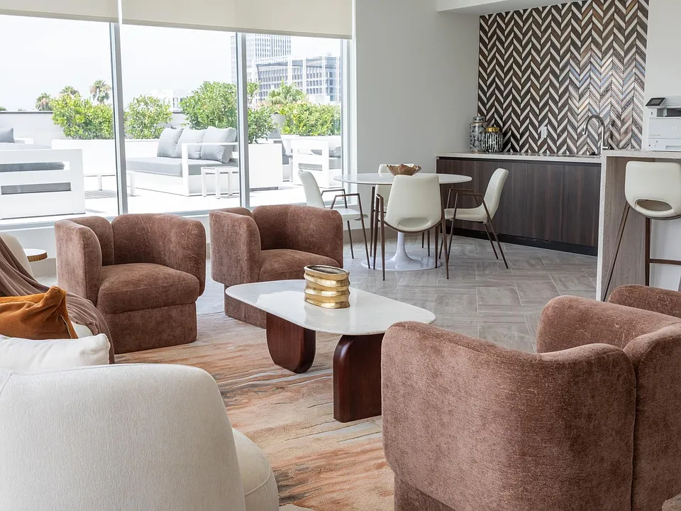 Resident Lounge & Business Center