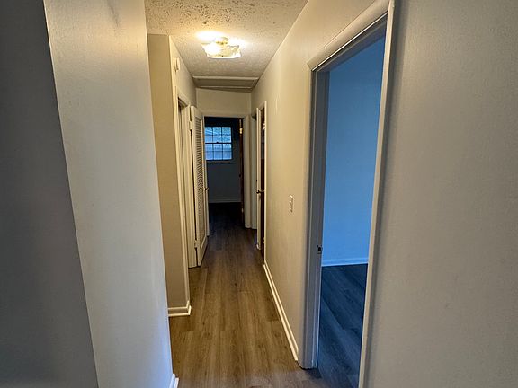 3rd image of 1204 Fairlane Dr