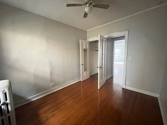 4th image of 833 W Cornelia Ave APT 1N