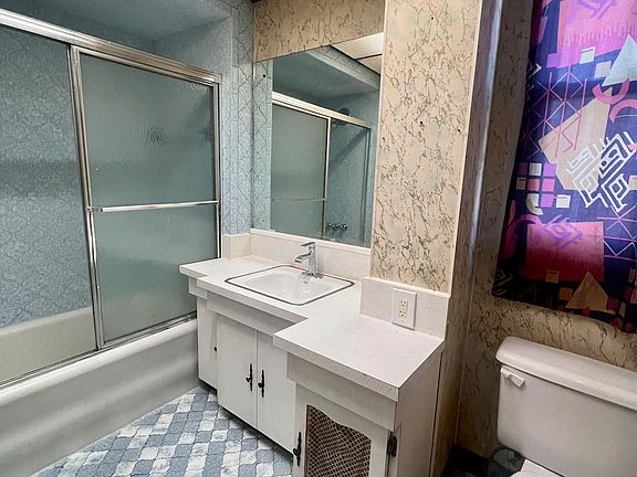 3rd image of 8735 257th St Floor 2