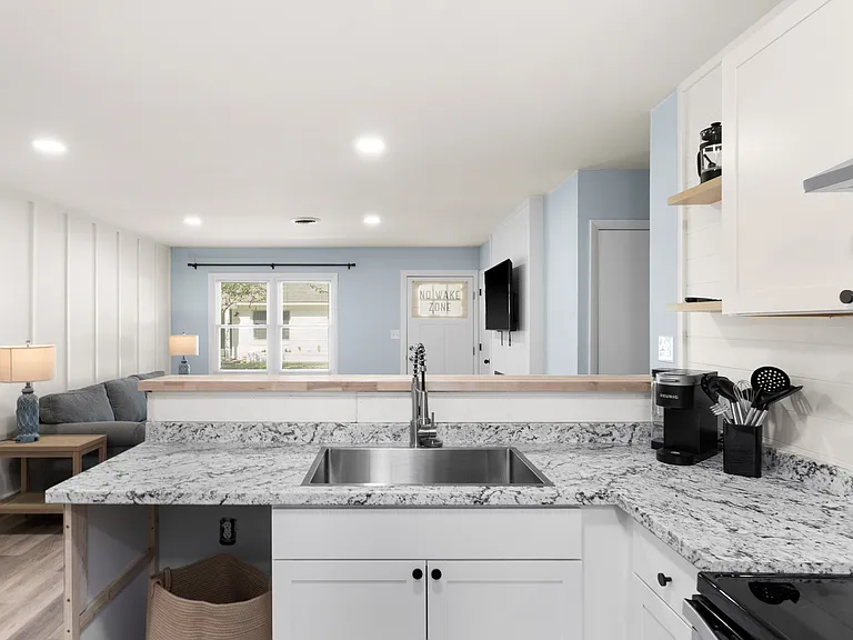 4215 Peachtree Ave — Photo 10