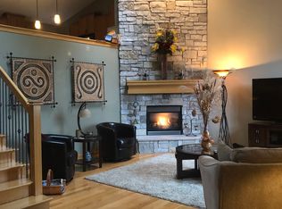 5220 Pierce Lake Dr, Caledonia, IL 61011