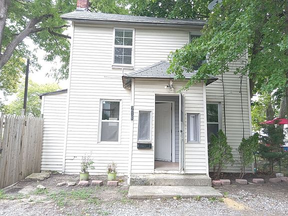 2nd image of 718-720 E Grape St #3