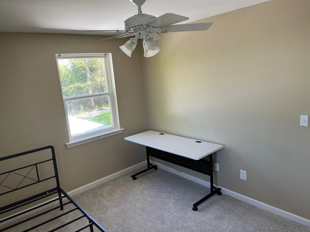5 bed, 2100 sqft, $1,785 — Photo 4