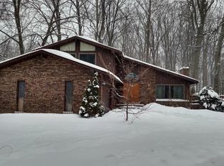 14520 Fairlane St, Livonia, MI 48154