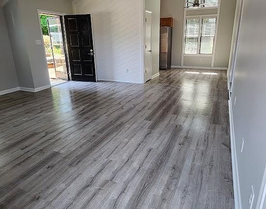 4th image of 1937 Stonewood Dr