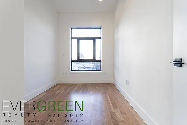 Rented by Evergreen Apartments BK | media 20