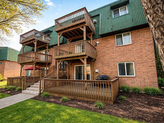 2nd image of 1985 Tall Oaks Dr APT 1A