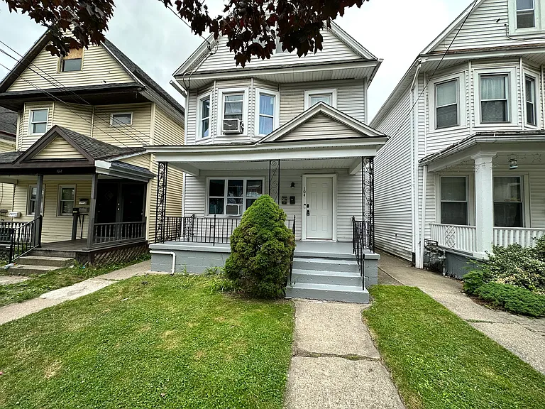 104 Howell St #1 — Photo 12