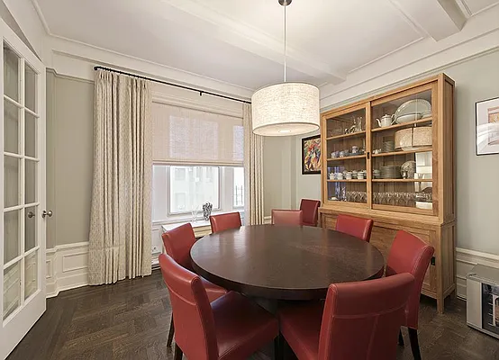 Sold by Warburg | media 2