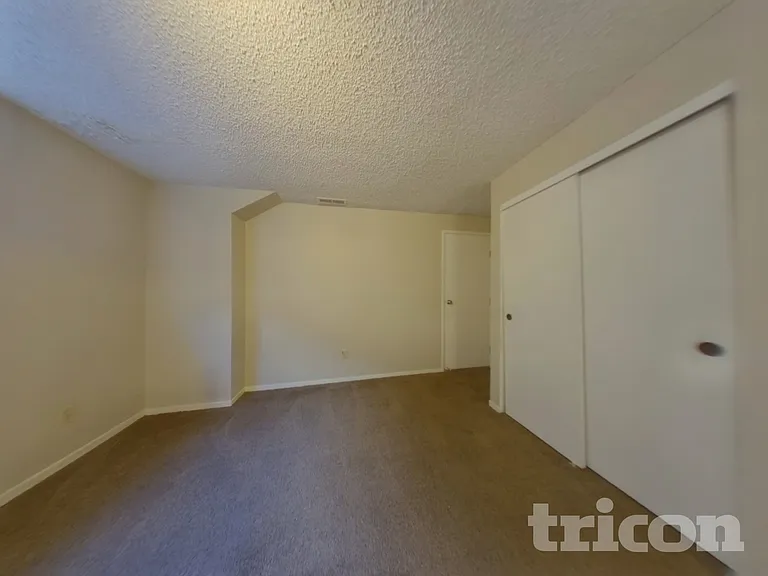 841 Wyoming Ave — Photo 12