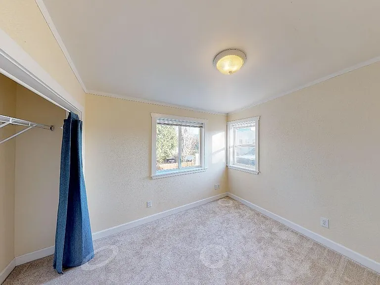 1738 SE 38th Ave — Photo 13