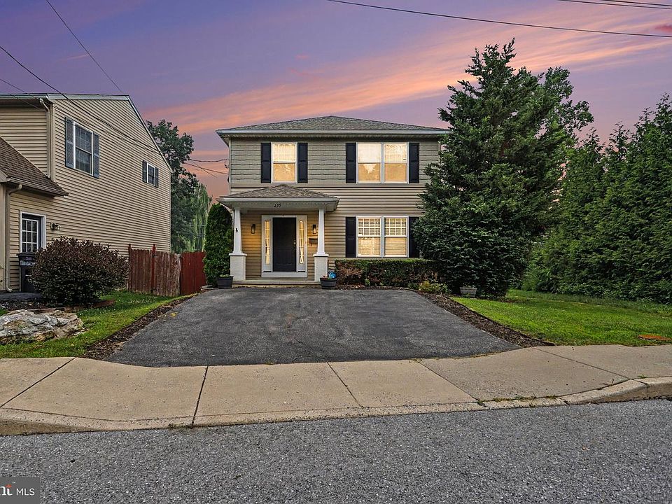 1st image of 239 Railroad Ave