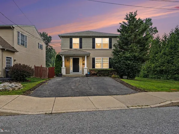 239 Railroad Ave, Ephrata, PA 17522