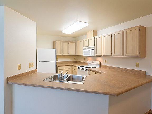 2nd image of 360 Bragaw St #340-06