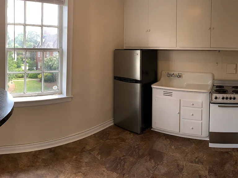 2848 Thornhill Rd — Photo 9