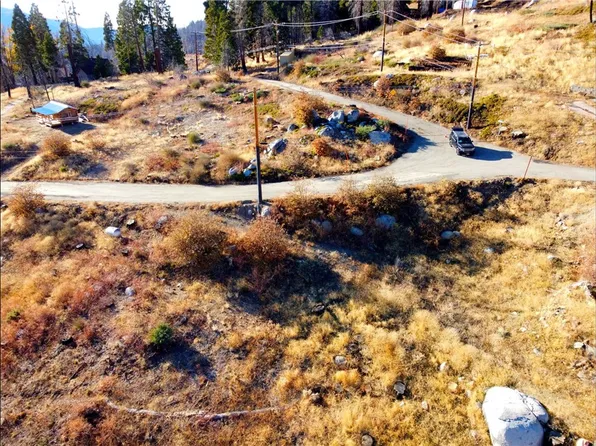 53040 Pine View Dr #18, Springville, CA 93265