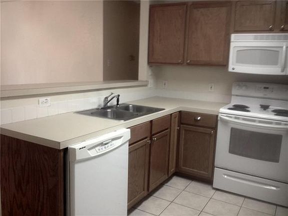 4th image of 3605 Rocky Hollow Trl #B