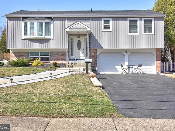 2nd image of 1206 Nassau Rd