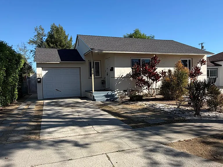 18029 Bullock St — Photo 2