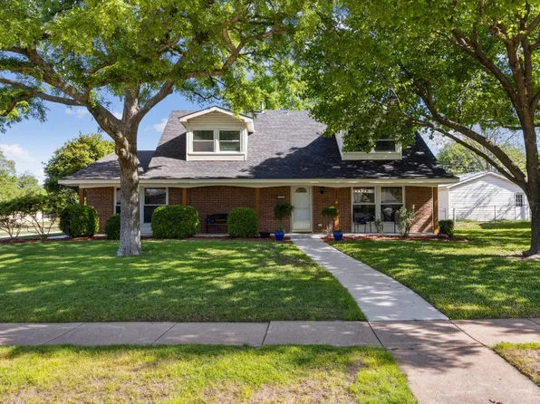920 Redwood Dr, Richardson, TX 75080
