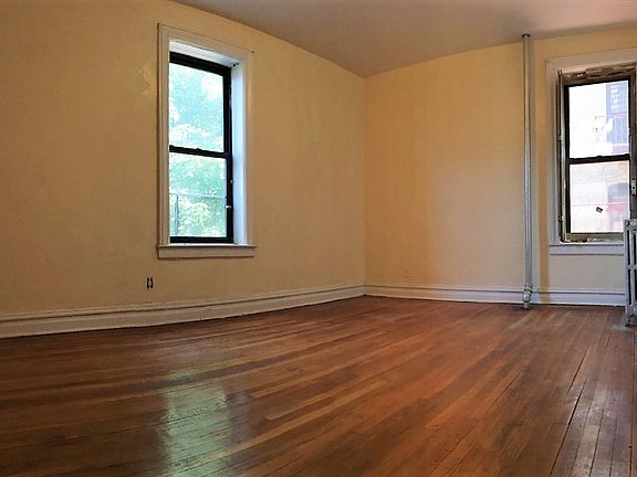 4th image of 11 Midwood St APT B8