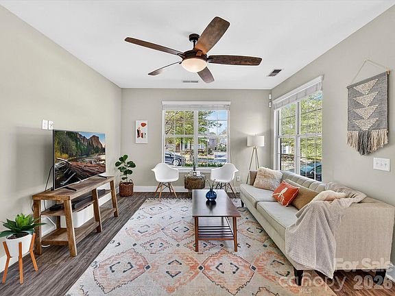 3rd image of 2718 Tranquil Oak Pl