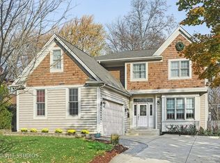 114 Sunset Pl, Lake Bluff, IL 60044