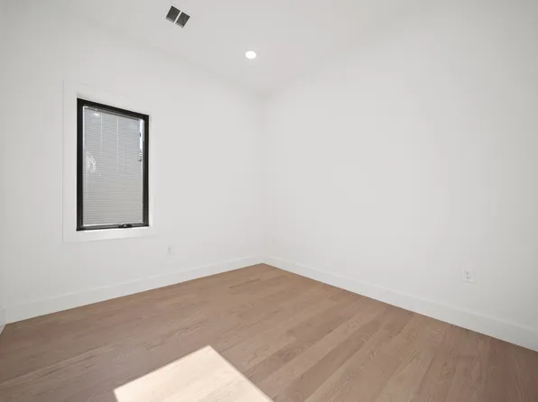 13 Lienau Place image 20 of 34