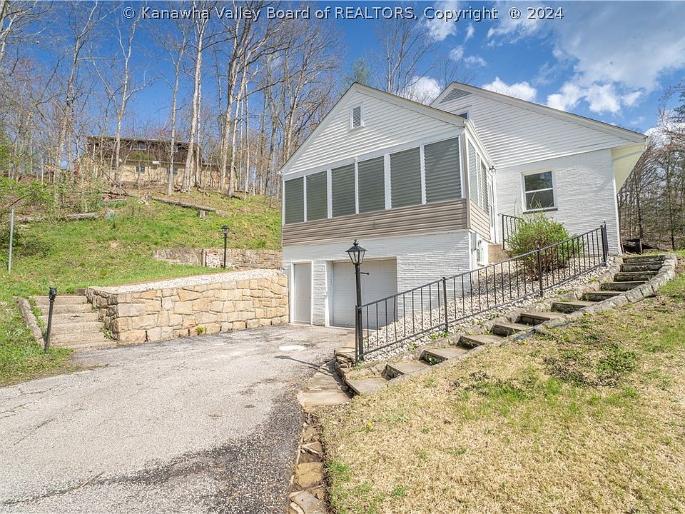 1st image of 2304 Claridge Cir