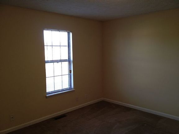 3rd image of 275 Northridge Dr