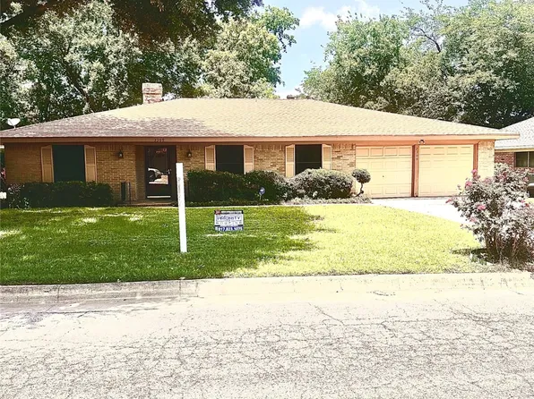3309 Jamestown Dr, Forest Hill, TX 76140