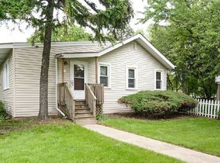 329 Catalpa Ave, Wood Dale, IL 60191