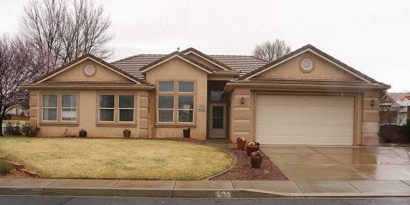 Welcome to 1516 W 1270 N St. George. A beautiful home on a corner lot just one block from Royal Oaks Park.