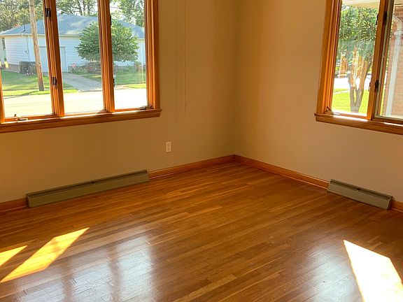3rd image of 1182 Bell Ave