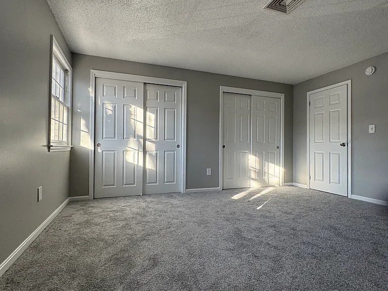 323 Fox Hollow Dr #323 — Photo 2