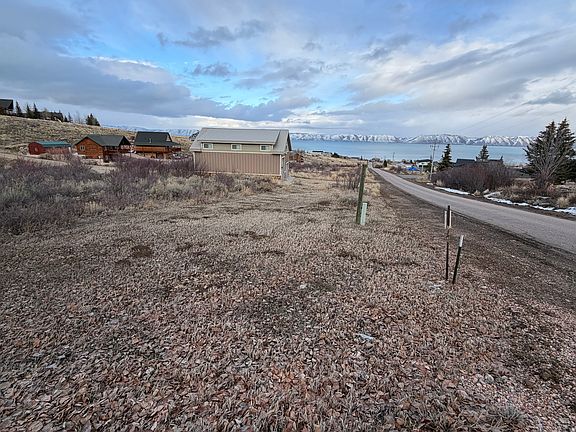 4th image of 840 Loveland Ln