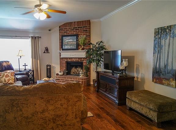 2nd image of 4910 Vaquero Dr