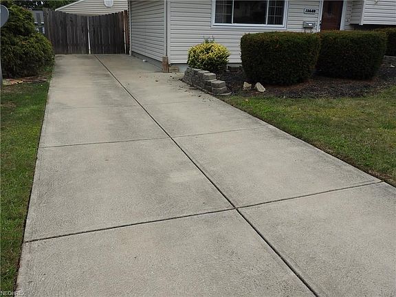 4th image of 13640 Dalebrook Ave