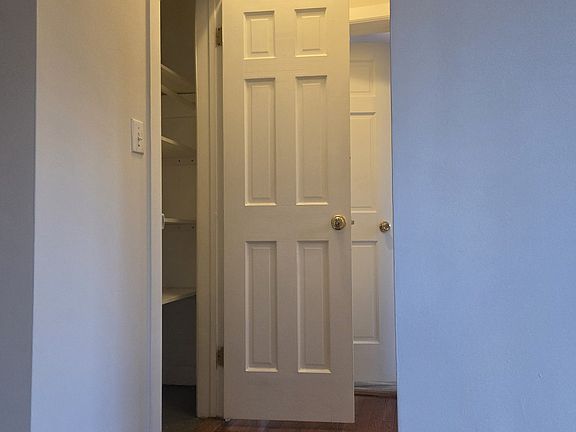 5th image of 211 W 106th St APT 8D