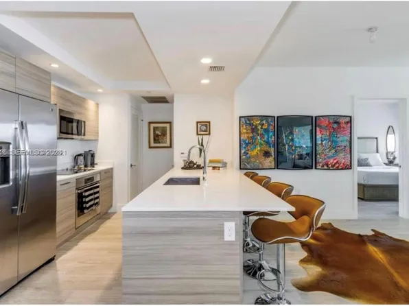 121 NE 34th St, Miami, FL