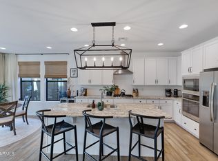 819 E Deer Creek Rd, Phoenix, AZ 85048