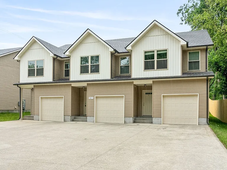929 Center Rd #A — Photo 2
