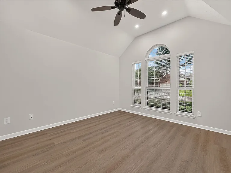 5607 Granite Falls Ln — Photo 18