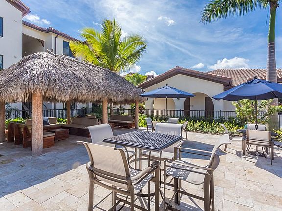 3rd image of 9631 Fontainebleau Blvd