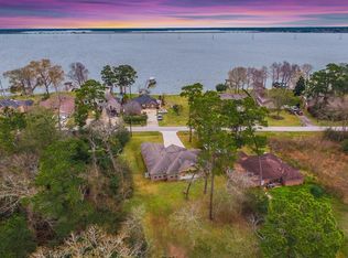 1815 Nogalus Dr, Crosby, TX 77532