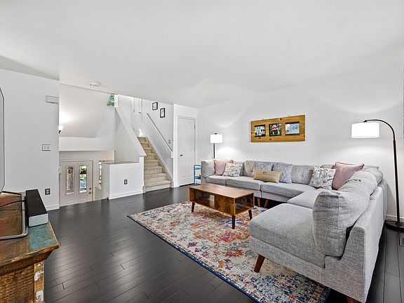 5th image of 731 Thornwood Way